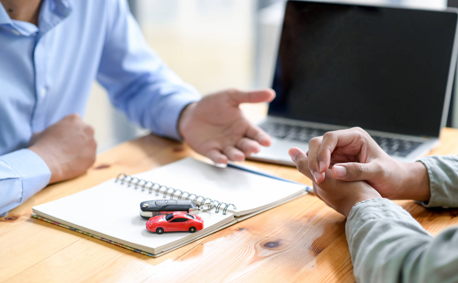 A customer getting a car loan