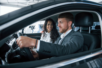 Elevate Your Car Buying Experience: Car Lender's Exceptional Windsor Car Loans